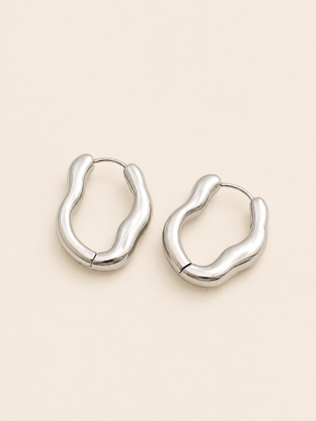 Amara Oval Earrings