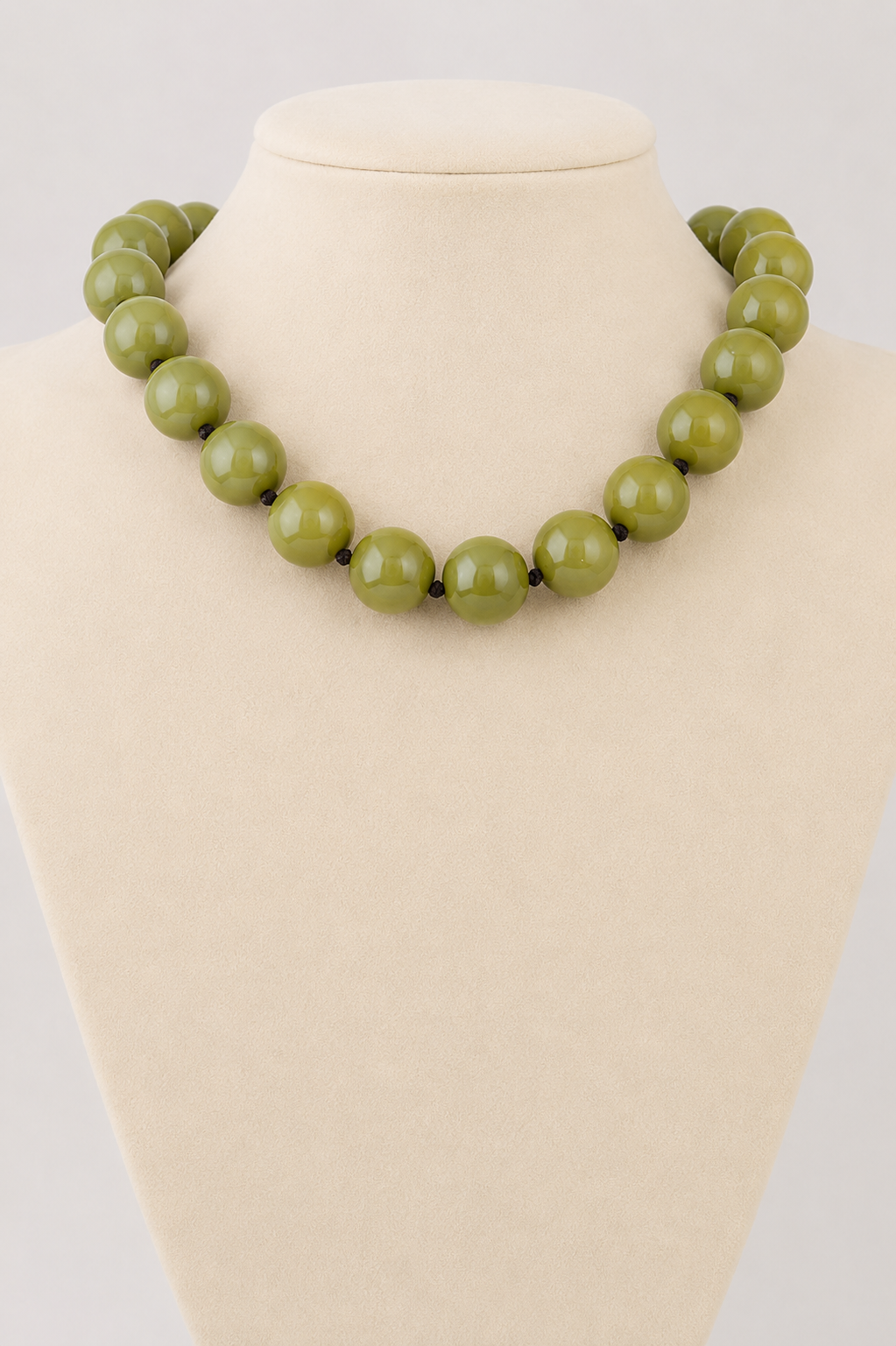 Mara Round Necklace